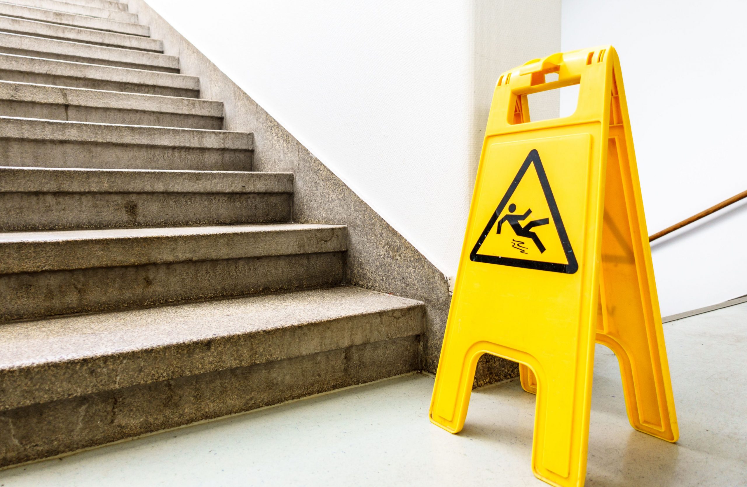 ¿Cómo hacer la limpieza de escaleras?