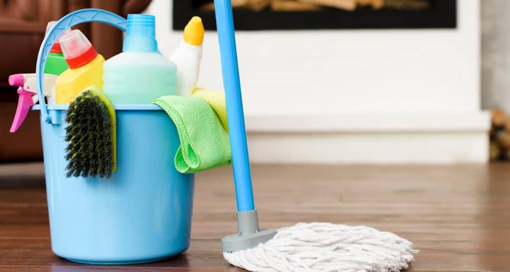 ¿Qué desinfectantes se recomiendan para la limpieza?
